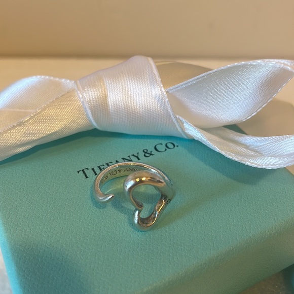Tiffany 7 Co Elsa Peretti Sterling Silver Open Heart size 6 - Picture 8 of 14